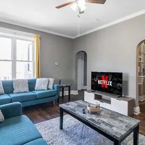  Apartment Roomy 2br-1ba Wfh Desk & Backyard United States