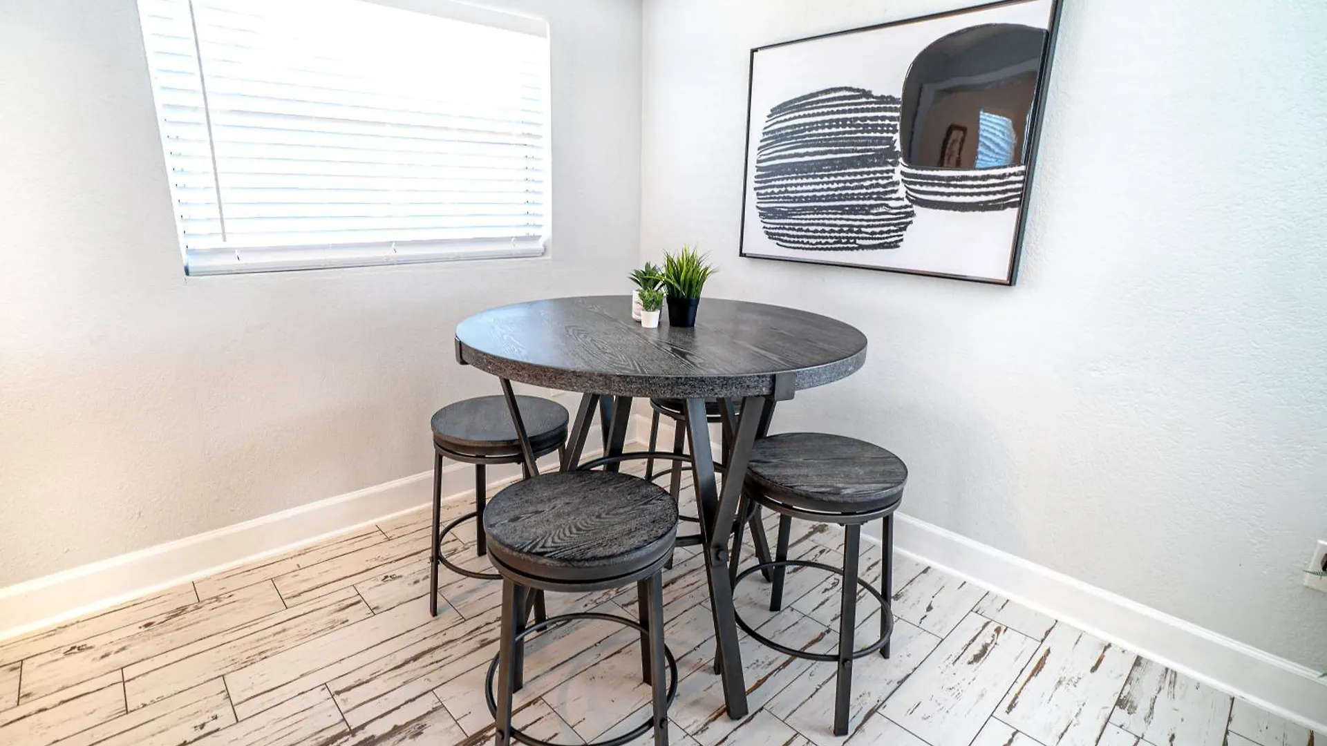 Chic & Stylish Central Location Tampa