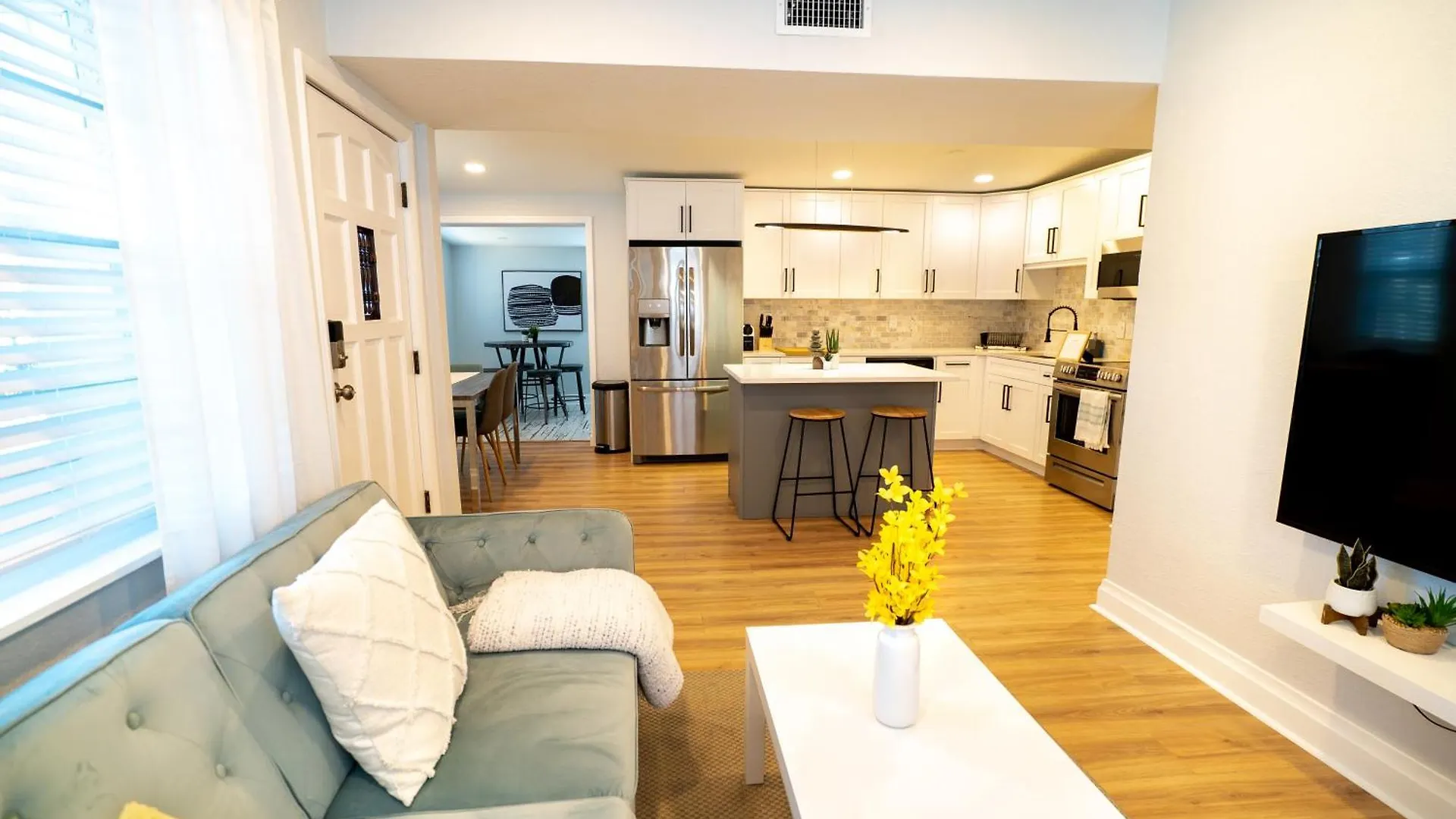 Chic & Stylish Central Location Tampa